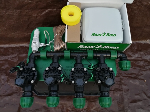 Zestaw automatycznego nawadniania RAIN BIRD  - 4 sekcji sterownik zewnętrzny