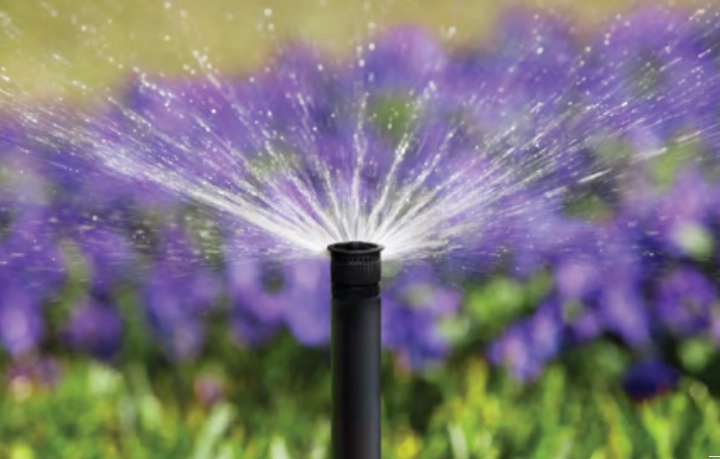 Silne strumienie i duże krople wody Dysza regulowana 15 HE-VAN Rain Bird Promień 3,4m-4,6m do zraszaczy wynurzalnych