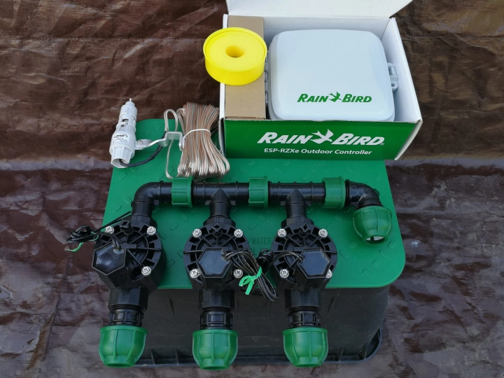 Zestaw do nawadniania ogrodu Rain Bird - 3 sekcje sterownik zewnętrzny